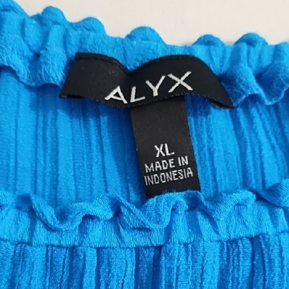 Dark Turqoise Gauzy Crocheted 3/4 Sleeve Top Blouse - Picture 4 of 10